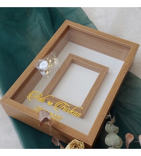 25X35 BAMBU LEDLİ FOTOĞRAF BÖLÜMLÜ ANI ÇERÇEVESİ- NİŞAN SÖZ GÜLLERİNİZ İÇİN ÇERÇEVELER