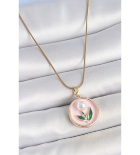 316L Çelik Gold Renk Zincir Pembe Mineli İncili Çiçek İşlemeli Portre Model Kadın Kolye TJ-BKO10169