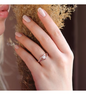 Elegance Çapraz Model Rose Gold Kaplama Sky Diamond Yüzük