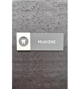 Muayene Doktor Hastahane Kapı İsimlik Yönlendirme Levhası Antrasit&Beyaz Pleksi Kendinden Yapışkanlı