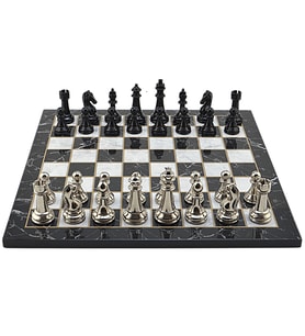 GiftHome Premium Black Metal Klasik Satranç Takımı ve Mermer Desenli Düz MDF Tahtası (37X37 cm.)