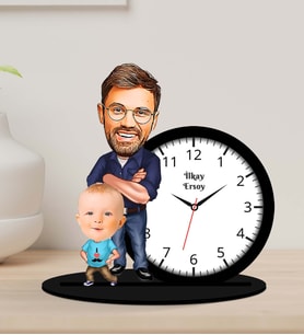 Kişiye Özel Karikatürlü Baba-Oğul Ahşap Biblo Masa Saati