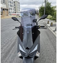 MOTOCAM Volta Apec Apx5 Ön Cam 2023-2026 Model 78cm Füme Renkli 4mm UZUN