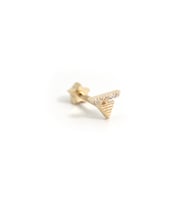 altın tragus helix piercing