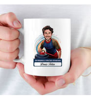 Erkek Curling oyuncusuna hediye Karikatürlü ve İsimli Kupa Bardak