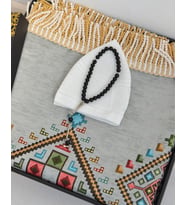rkekler için Kilim Desenli Seccade, 33’lü Tesbih, Takke ve Özel Kutu Hediyelik Set (Gri)