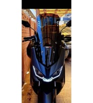 MOTOCAM RKS Grace 202 Ön Cam 2022-2026 Model 65cm Siyah Renkli 4mm ORTA BOYLU