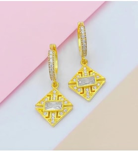 GOLD BAGET TAŞLI SALLANTILI 925 AYAR GÜMÜŞ KÜPE