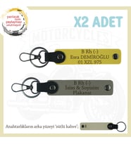 Sürücülere İsim Plaka ve B Rh (-) Kan Grubu Yazılı Kişiye Özel x2 Anahtarlık Takımı, Kül Gri-Sarı-SK (Çok Renkli)