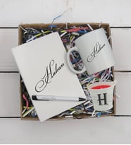 BK Gift Kişiye Özel İsimli Defter Kalem Kupa ve Mini Kovada Kokulu Mum Hediye Seti-5, Arkadaşa Hediye, Sevgiliye Hediye, Yeni İş Hediyesi