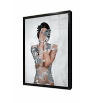 Tablosan Modern Kadın Çerçeveli Cam Tablo