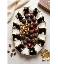 Lüks Dalgalı Kenar Porselen İkram Tabağı 36X23 CM OVAL SUNUMLUK SİYAH-BEYAZ