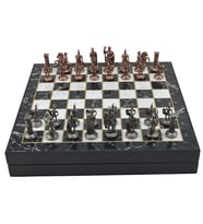 GiftHome Orta Boy Metal Roma Satranç Takımı Antik ve Mermer Desenli Sandıklı MDF Tahtası (36x36x6 cm.)