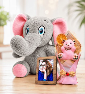 Kişiye Özel Ahşap Fotoğraf Çerçevesi, Pembe Peluş Ayıcık Buketi ve Peluş Fil Hediye Seti