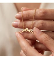 Kişiye Özel 925 Ayar Gümüş Minimalist Dağ Model Kolye (Gold)