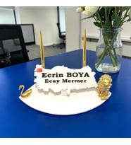 Sümen Ofis Doğal Beyaz Mermer İsimlik Haritalı Gold Çift Kalem, Kuğu ve Aslan
