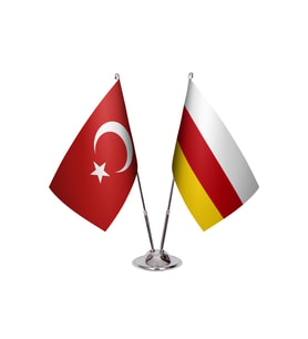 Güney Osetya İkili Masa Bayrağı