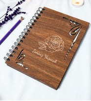 Kişiye Özel Gül Desenli Ahşap Kapaklı Defter - Ajanda - İsme Özel - A5 60 Yaprak (120 SAYFA) Hediyelik (Gümüş)