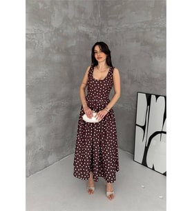 Neşeli butik kadın kahverengi kalın askılı puantiye desenli midi boy elbise NBK4511