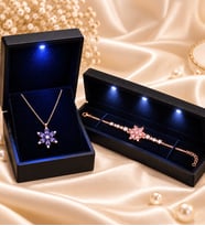 925 Ayar Gümüş Kadın Takı Seti Mor Ametist Taşlı Lotus Kolye ve Pembe Ametist Taşlı Bileklik Işıklı Kutulu