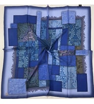 Geometrik Desen Elegante Seri Eşarp Eşarp Askısı İle Birlikte 100x100 cm Laciver