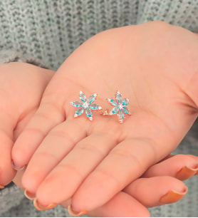 925 Ayar Gümüş Aquamarine Taşlı Nergis Çiçeği Küpe
