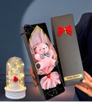 Hediye Kutusunda İsimli Peluş Ayıcık Buketi ve Led Işıklı Beyaz Melekli Fanus (Model 2)