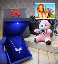 Kişiye Özel Fotoğraflı ve Işıklı Kutuda 925 Ayar Gümüş Kolye Peluş Anahtarlık Hediyeli (Model 4)