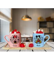 Minnie Mouse & Mickey Mouse Çift Tasarımlı Pembe & Mavi Ahşap Tabaklı Kişiye Özel Türk Kahvesi Fincanı Seti