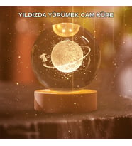 Kız Figürlü Sarı Cam Küre Işıklı Büyük Boy Ahşap Standlı Dekor