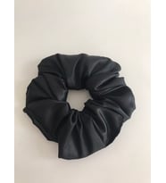 Kadın Siyah Saten Scrunchie Simit Lastikli Toka