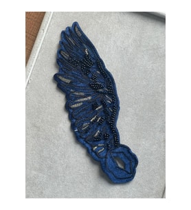 23X8 CM NAKIŞ BONCUK İŞLEMELİ KABARTMA KADİFE TEK MELEK KANADI APLİKE YAMA ARMA