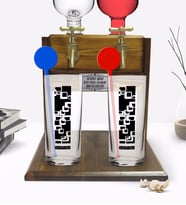 BK Gift Kişiye Özel Renkli Baskılı İsimli İkili Vodka Bardağı ve Çift Musluklu Doğal Ahşap Vodka Standı-121 (Model 1)