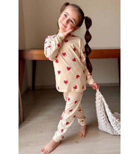 Kız Çocuk Küçük Sevimli Kalp Baskılı Krem Pijama Takımı