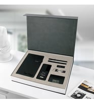 İsme Özel Powerbankli Lüks Vip Set (Siyah)