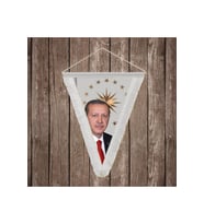 Recep T. Erdoğan Beyaz Saçaklı Üçgen Flama Bayrak Hatıra Flama