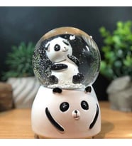 Panda Işıklı ve Müzikli Büyük Boy Püskürtmeli Kar Küresi