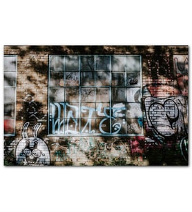 Cakatabloo Tuğla Duvar ve Pencereler Üzerinde Graffitiler MDF Tablo