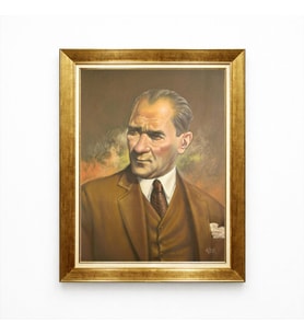 Tablore Atatürk Yağlı Boya Görünümlü Portre Tablo - Kahverengi Takımlı Altın Çerçeveli Kanvas