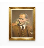 Tablore Atatürk Yağlı Boya Görünümlü Portre Tablo - Kahverengi Takımlı Altın Çerçeveli Kanvas