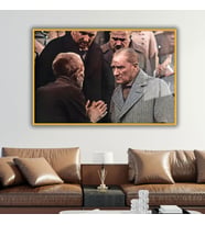 Metal Çerçeveli Yatay Cam Tablo Halk İle Konuşan Kemal Atatürk (Gold)