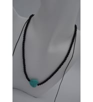 STONEAGE JEWELLERY Kalp Turkuaz ve Oniks Taşlı Metalsiz Kolye (Altın / Dore)