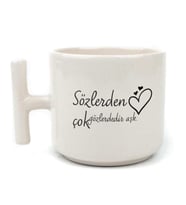 Sözlerden Çok Gözlerdedir Aşk Baskılı Beyaz Kulplu T Kupa