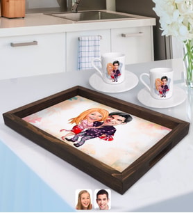 BK Gift Kişiye Özel Sevgililer Karikatürlü Doğal Ahşap Tepsi ve 2’li Kahve Fincan Seti-2