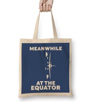 Meanwhile At The Equator Flat Earth Bez Çanta Uzun Saplı