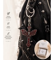 Kırmızı Kelebek Detaylı Gotik Haç Anahtarlık – Unisex Vintage Stil Çanta Aksesuarı