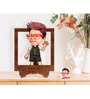 BK Gift Kişiye Özel Erkek Çocuk Karikatürlü Ahşap Standlı 3D Biblo-2 (Beyaz)
