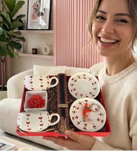 2li Kalp Tabaklı Kupalar & Mum & Tütsü Seti Ve Harf Anahtarlık