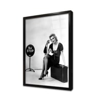 Siyah Beyaz Marilyn Monroe Çerçeveli Cam Tablo