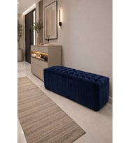 Kapitone dilimli puf bench, modern dekor için lüks görünüm.